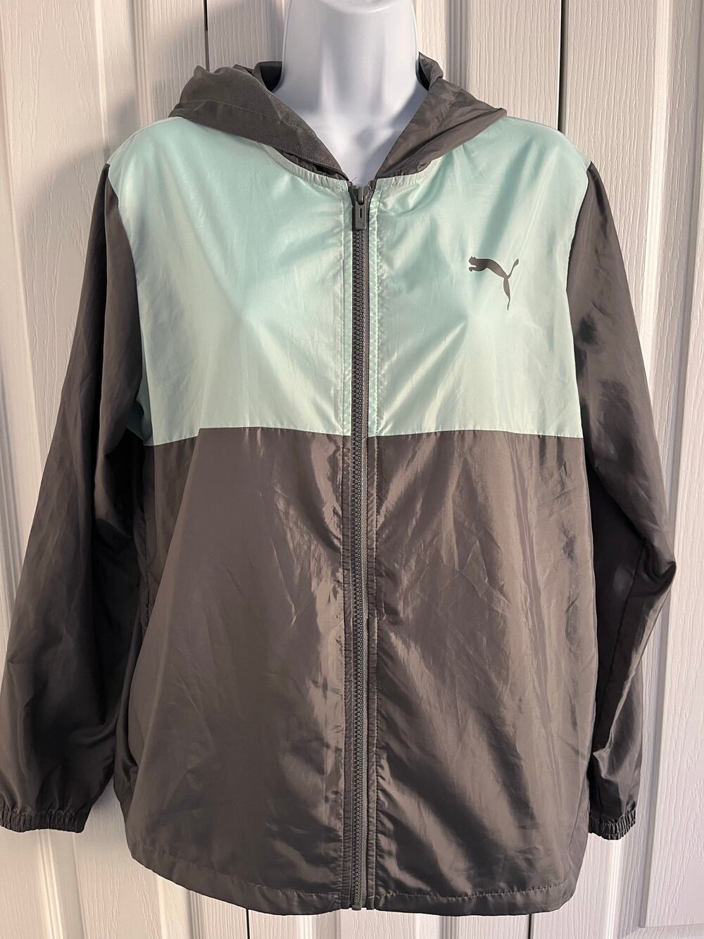 PUMA Men’s Medium Hooded Windbreaker Jacket Pumice Gray Mint Green Unisex Style